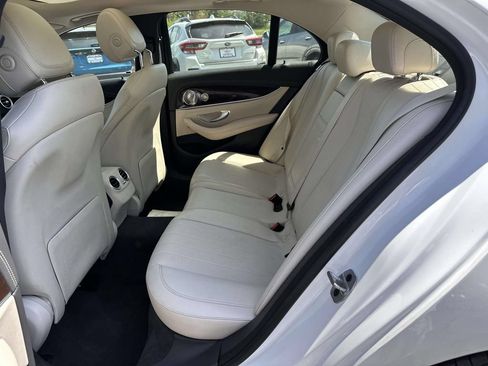 Used 2022 Mercedes-Benz E 350 4MATIC Sedan image 13