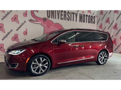 Used 2017 Chrysler Pacifica Limited FWD image 7