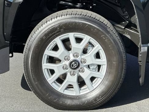 Certified 2026 Toyota Tacoma SR5 AWD/4WD image 30