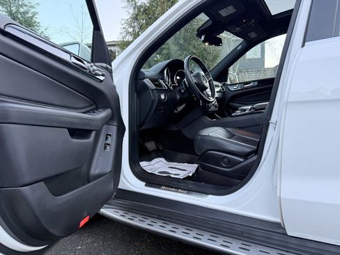 Used 2017 Mercedes-Benz GLS 450 4MATIC image 11
