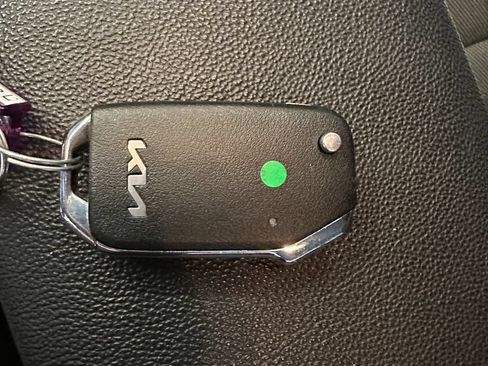 Used 2024 Kia Forte LXS FWD image 17