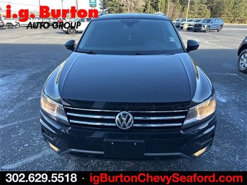 Used 2020 Volkswagen Tiguan SEL image 2