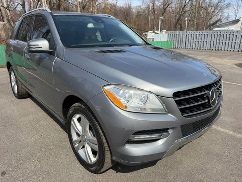 Used 2012 Mercedes-Benz ML 350 ML 350 4MATIC Sport Utility 4D image 3
