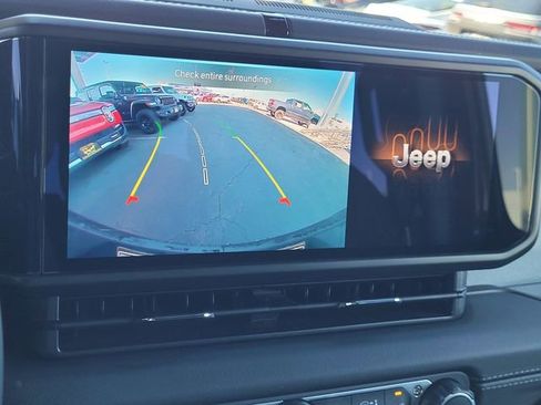 Certified 2025 Jeep Wrangler Sahara 4xe image 10