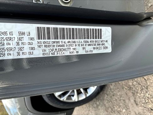 Used 2019 Jeep Cherokee Latitude Plus w/ Cold Weather Group image 11