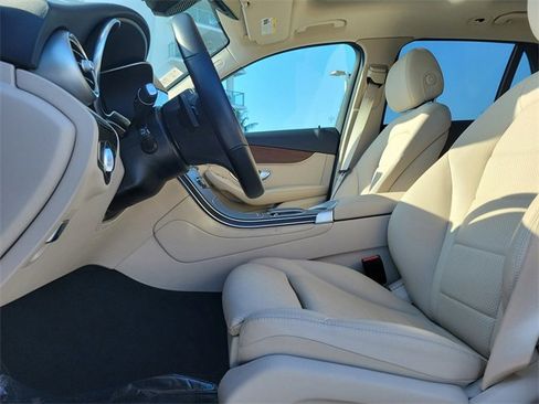 Used 2022 Mercedes-Benz GLC 300 4MATIC w/ Driver Assistance Package image 18