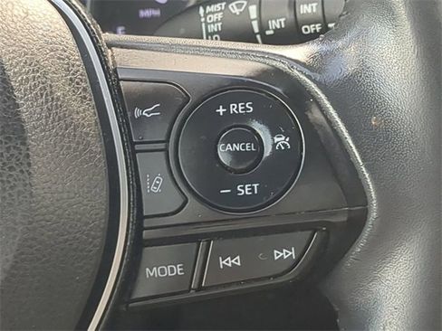 Used 2019 Toyota RAV4 XLE Premium image 25