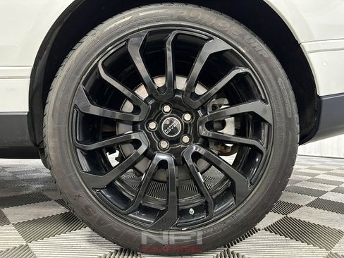 Used 2018 Land Rover Range Rover Supercharged image 22