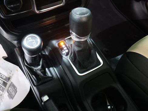 Used 2022 Jeep Wrangler Sport image 26