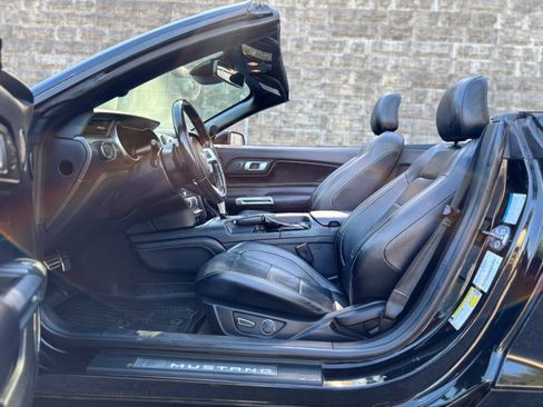 Used 2018 Ford Mustang GT Premium w/ GT Performance Package RWD image 9
