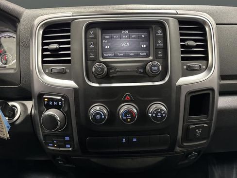 Used 2022 RAM 1500 Classic SLT image 7