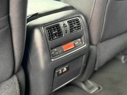 Used 2020 Nissan Pathfinder S AWD/4WD image 35