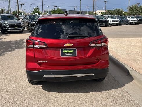 Used 2024 Chevrolet Equinox LT FWD image 7