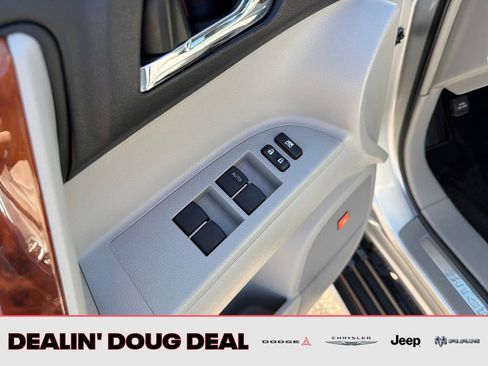 Used 2013 Toyota Highlander Limited image 12