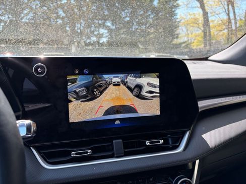 Used 2025 Chevrolet Equinox LT FWD image 24