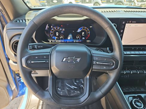 Used 2025 Chevrolet Colorado Trail Boss AWD/4WD image 23