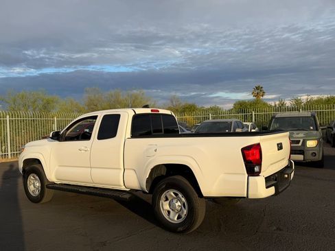 Used 2020 Toyota Tacoma SR image 5