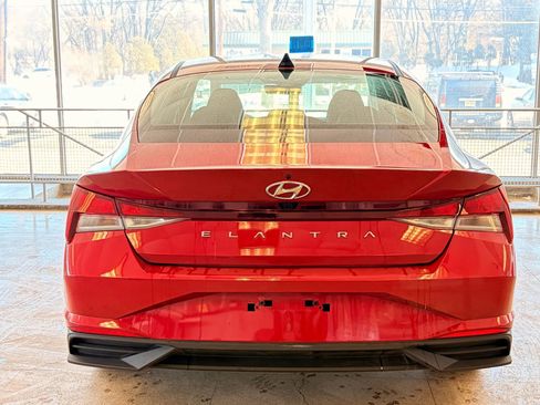 Used 2022 Hyundai Elantra SEL FWD image 50
