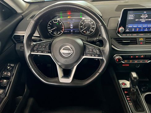 Used 2023 Nissan Altima 2.5 SR image 14