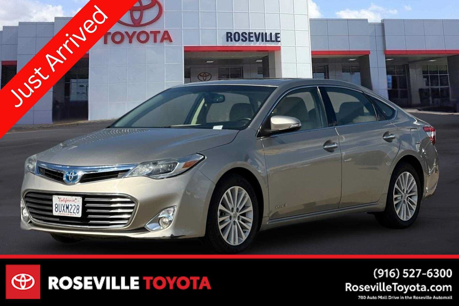 Used 2015 Toyota Avalon XLE Touring FWD image 1