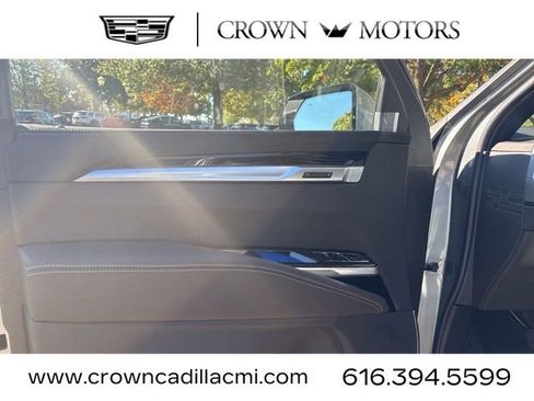 New 2026 Cadillac Escalade ESV Sport w/ Touring Package image 9