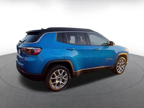 Used 2025 Jeep Compass Limited image 15
