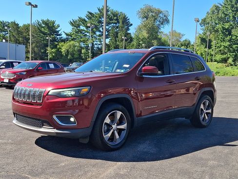 Used 2019 Jeep Cherokee Limited AWD/4WD image 3