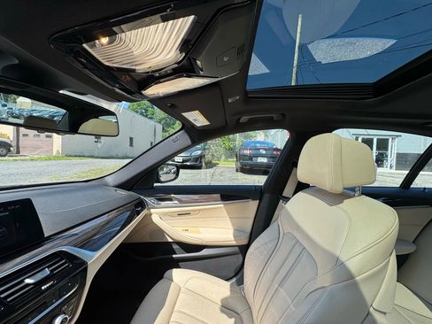 Used 2017 BMW 530i xDrive image 28