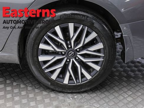Used 2023 Nissan Altima 2.5 SV w/ SV Premium Package AWD/4WD image 8
