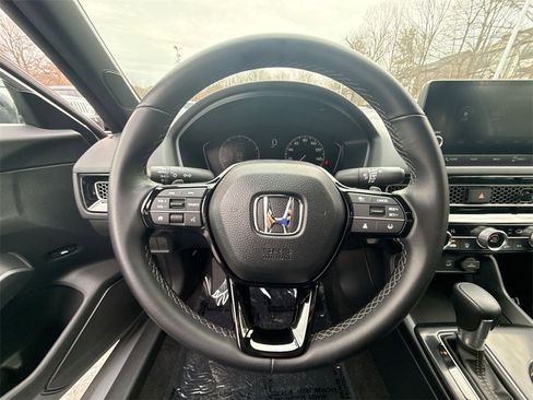 Used 2025 Honda Civic Sport image 11