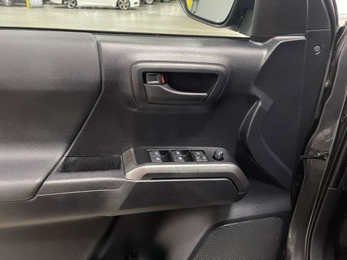Used 2020 Toyota Tacoma 4x4 Double Cab image 19