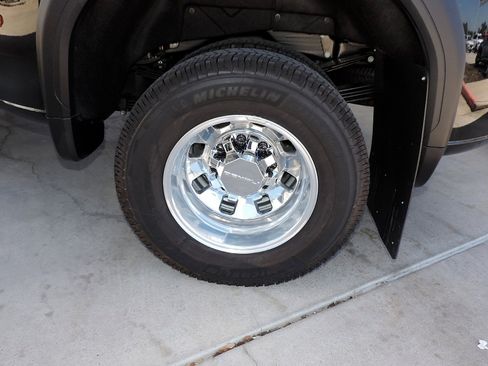 Certified 2026 GMC Sierra 3500 Denali Ultimate AWD/4WD image 10