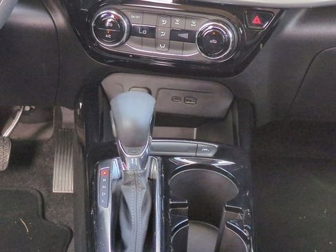Certified 2025 Chevrolet Trax LT image 20