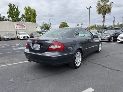 Used 2008 Mercedes-Benz CLK 350 Coupe image 3