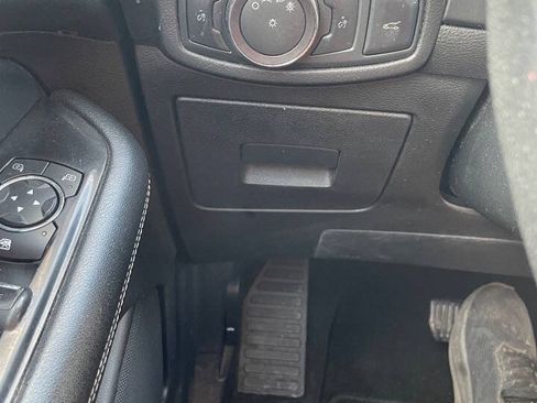 Used 2017 Ford Edge Titanium FWD image 17