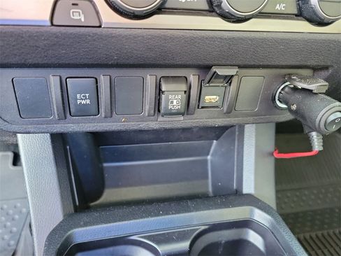 Used 2021 Toyota Tacoma SR5 w/ Trail Edition image 34