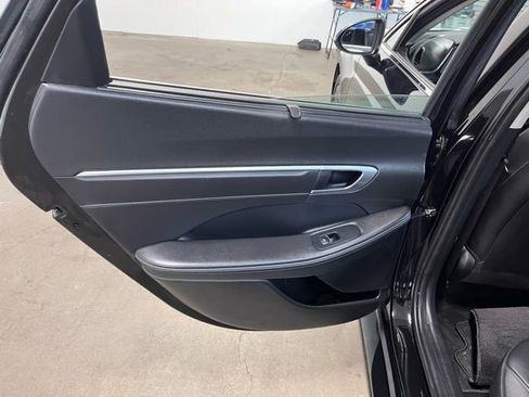 Used 2023 Hyundai Sonata Limited image 19