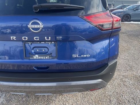 Used 2023 Nissan Rogue SL w/ SL Premium Package image 10