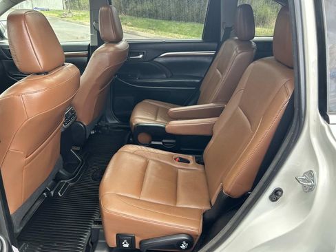 Used 2018 Toyota Highlander Limited Platinum w/ Protection Package #3 image 22