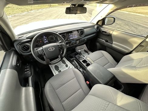 Used 2023 Toyota Tacoma TRD Sport image 19