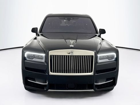 Used 2024 Rolls-Royce Cullinan AWD/4WD image 2