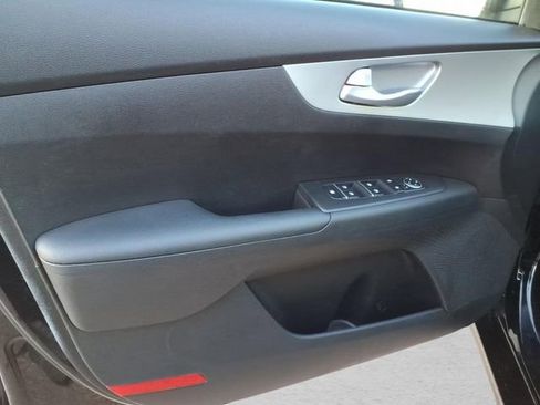 Used 2023 Kia Forte LXS image 13