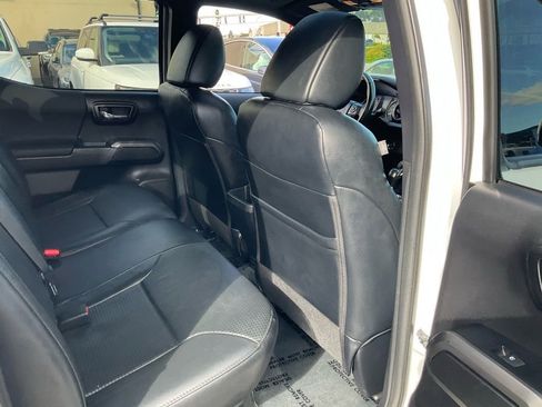 Used 2019 Toyota Tacoma TRD Off-Road w/ TRD Premium Off Road Package image 46