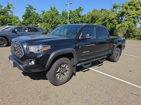 Used 2021 Toyota Tacoma TRD Off-Road w/ TRD Premium Off Road Package AWD/4WD image 3