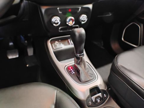 Used 2018 Jeep Compass Latitude image 18