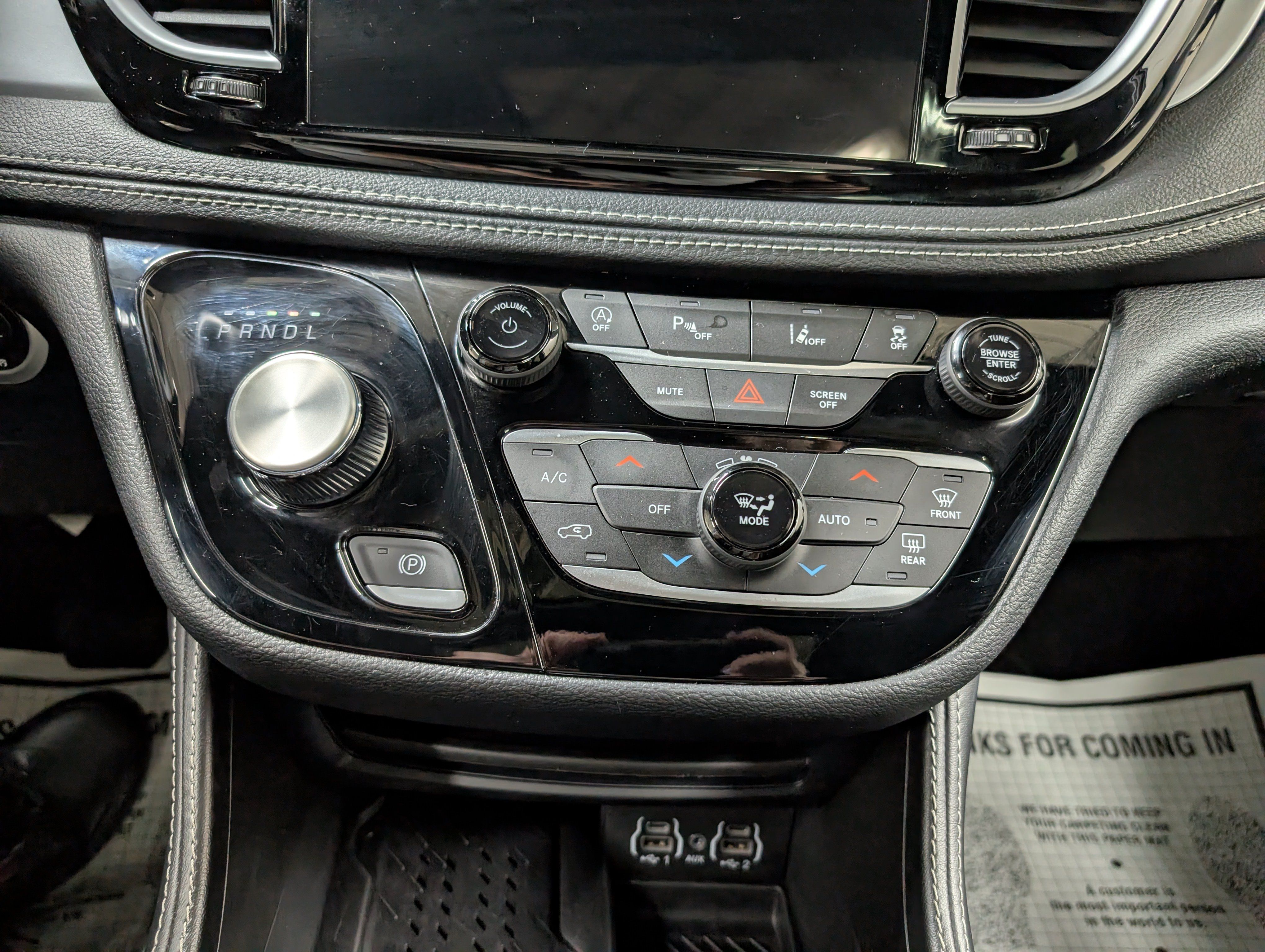 Used 2025 Chrysler Pacifica Limited FWD image 27