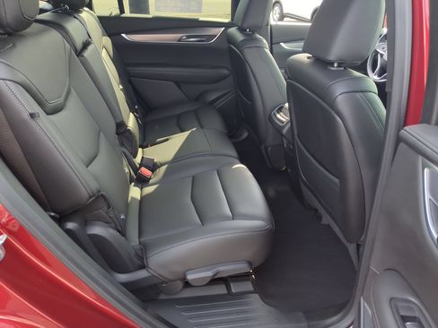 Certified 2024 Cadillac XT6 Luxury FWD image 26