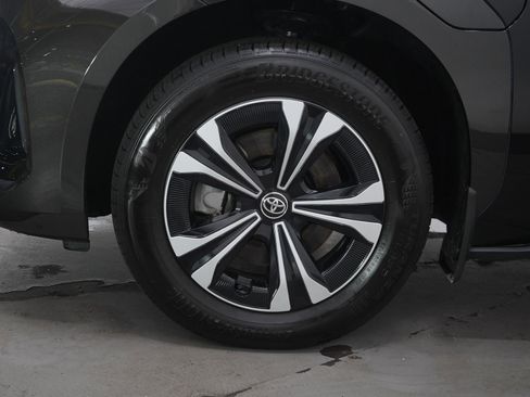 Used 2023 Toyota bZ4X XLE image 28