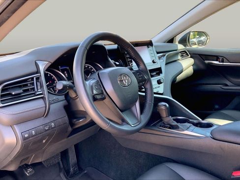 Used 2022 Toyota Camry SE FWD image 16
