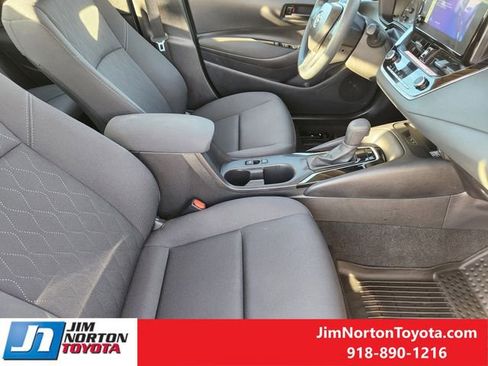 Used 2025 Toyota Corolla LE w/ LE Premium Package image 14